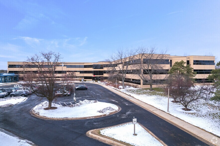 More Photos Of 1 Corporate Dr, Long Grove Unknown For Lease