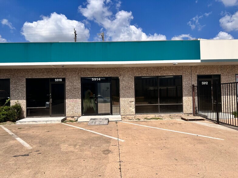 More Photos Of 5900-5928 Allday Dr, Houston Light Distribution For Lease