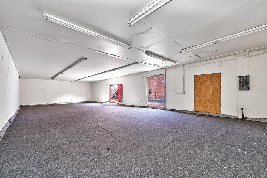 More Photos Of 115 N Western Ave, Los Angeles Storefront For Sale