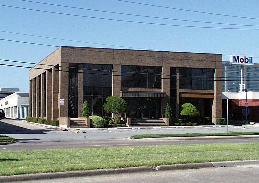 More Photos Of 5402 Arapaho Rd, Dallas Unknown For Lease
