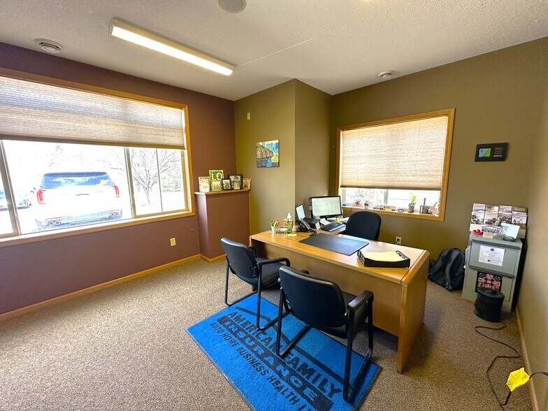 More Photos Of 7955 Stone Creek Dr, Chanhassen Office For Sale