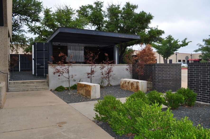 More Photos Of 2214 Braker Ln, Austin Distribution For Lease