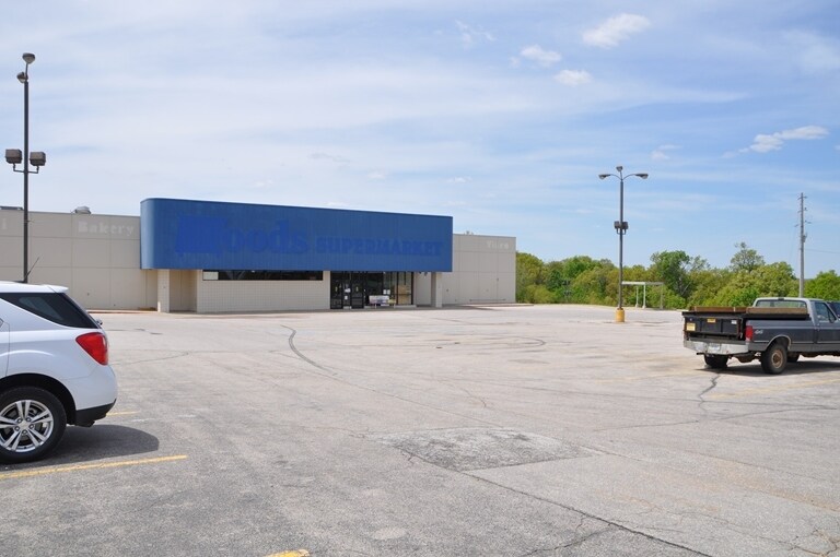 Primary Photo Of 8845 N State Highway 5, Camdenton Freestanding For Sale