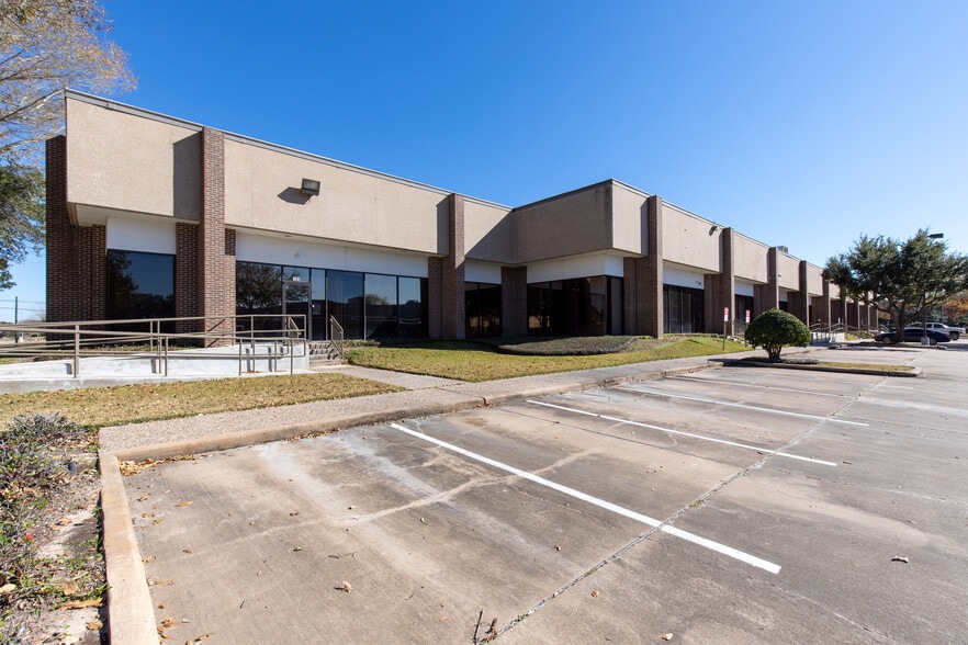 More Photos Of 16155 Park Row, Houston Unknown For Lease