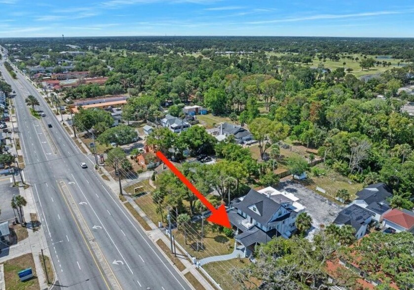 More Photos Of 934 S Ridgewood Ave, Daytona Beach Sorority Fraternity House For Sale