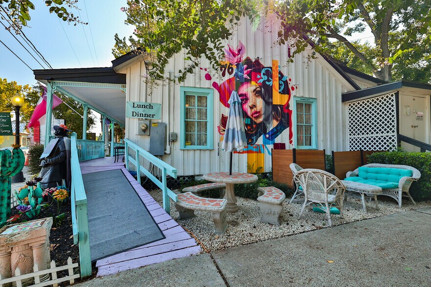 More Photos Of , Spring General Retail For Sale