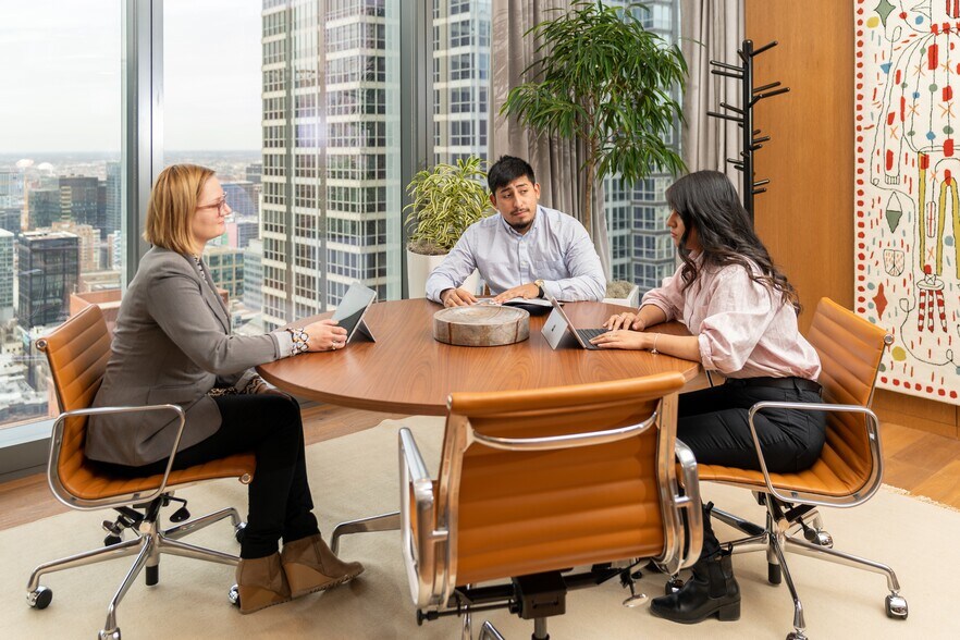 More Photos Of 110 N Wacker Dr, Chicago Coworking Space