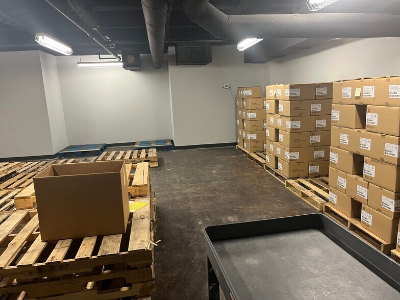 More Photos Of 7400 Plaza Mayor Blvd, Oklahoma City Flex For Lease