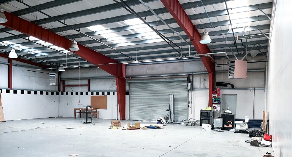 More Photos Of 5816 E Shields Ave, Fresno Warehouse For Lease