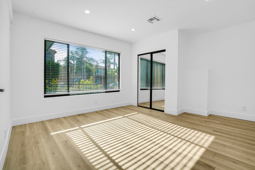 More Photos Of 12527 Cranbrook Ave, Hawthorne Apartments For Sale