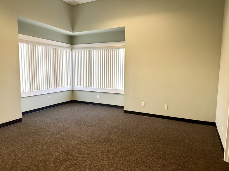 More Photos Of 5509 Grand Blvd, New Port Richey Office For Lease