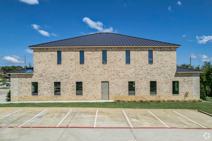 More Photos Of 1722 Keller Pky, Keller Medical For Lease