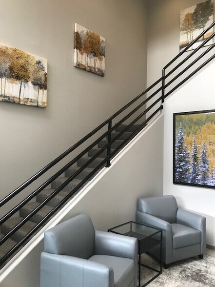 More Photos Of 9860 SW Hall Blvd, Tigard Office For Lease