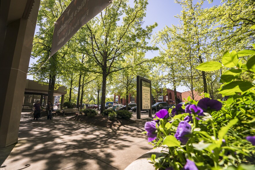 More Photos Of 530 Center St NE, Salem Office For Lease