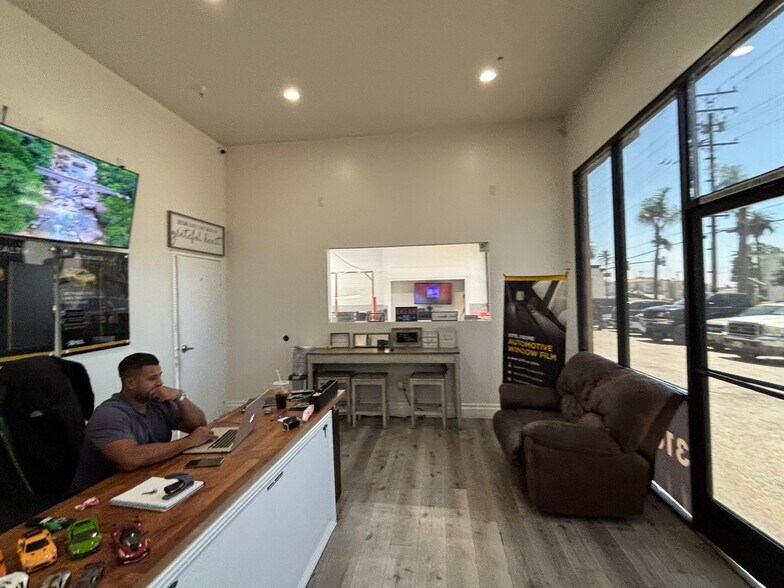 More Photos Of 1414 Pacific Coast Hwy, Hermosa Beach Auto Repair For Lease