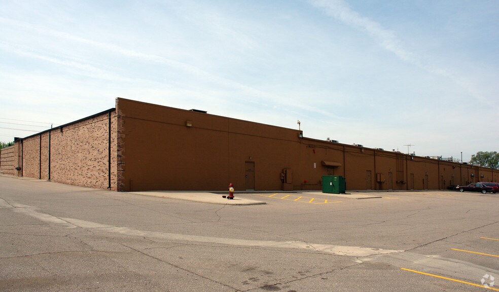 More Photos Of 13205-13325 E 14 Mile Rd, Sterling Heights Unknown For Lease