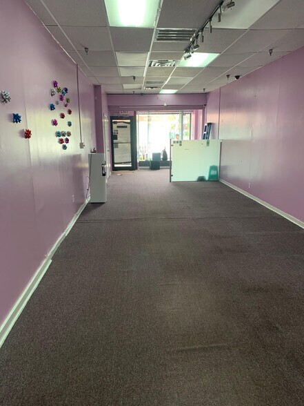 More Photos Of 254-18 Northern Blvd, Little Neck Storefront Retail Office For Lease