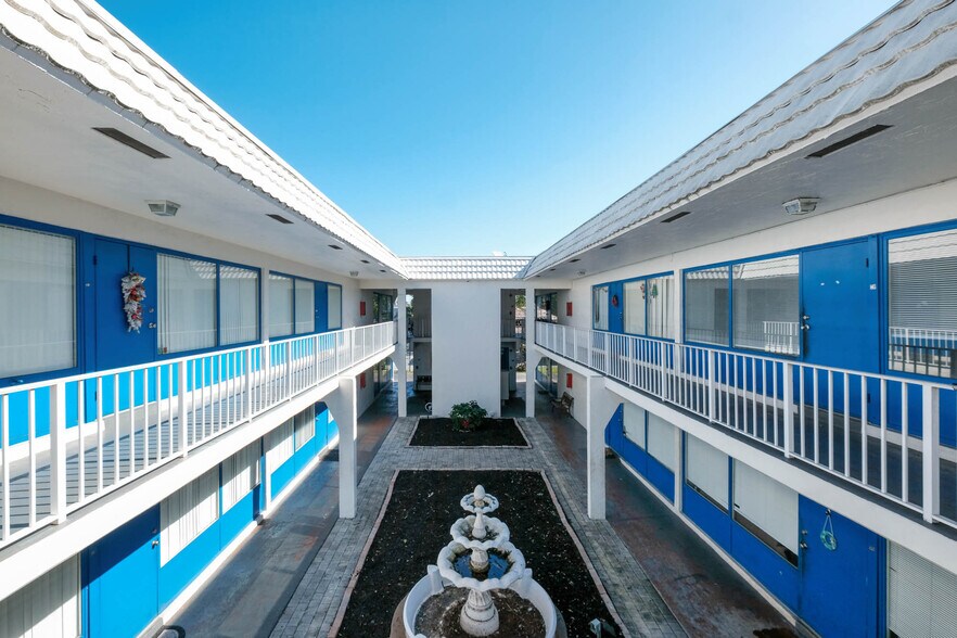 More Photos Of 999 W Prospect Rd, Oakland Park Apartments For Sale