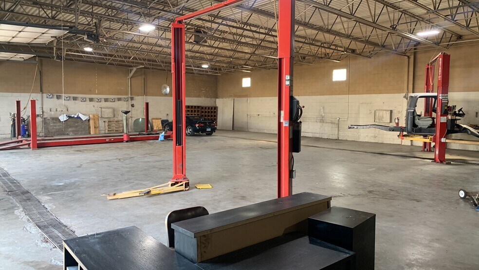 More Photos Of 100 E Saint Louis Ave, East Alton Light Distribution For Lease