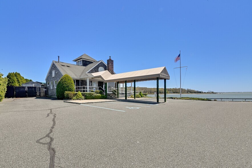 More Photos Of 56-58 S Bay Ave, Eastport Restaurant For Sale
