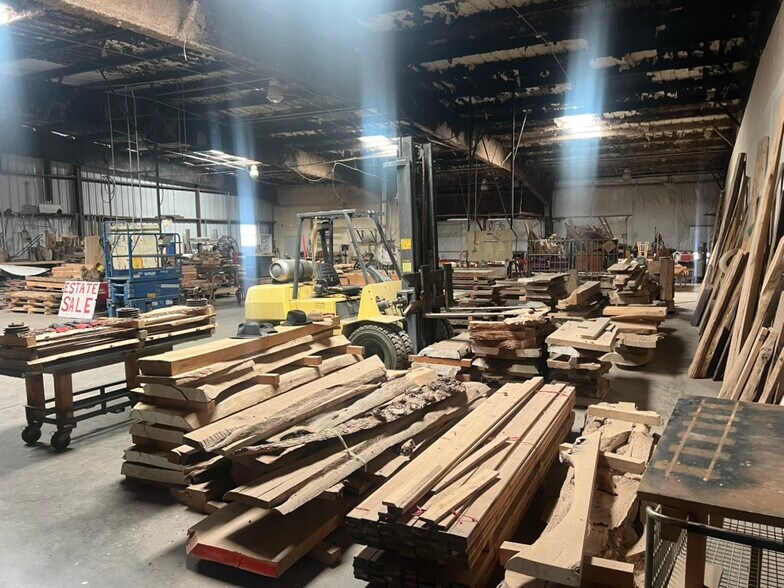 More Photos Of 27489 US Highway 70, Glencoe Showroom For Sale