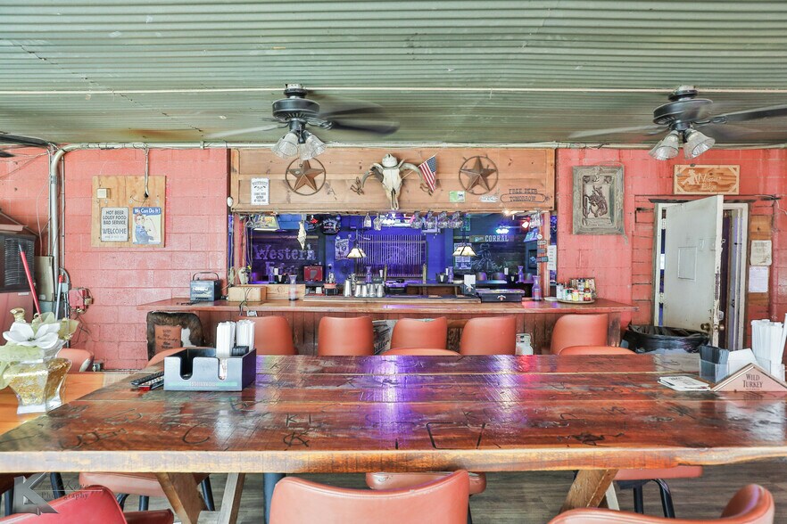 More Photos Of 1841 S Treadaway Blvd, Abilene Industrial For Sale