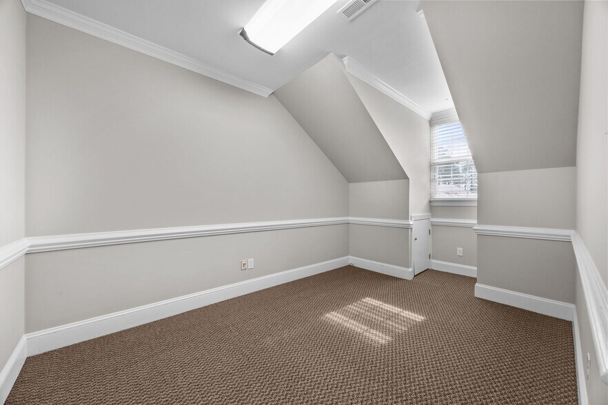 More Photos Of 124-134 Wind Chime Ct, Raleigh Office For Lease