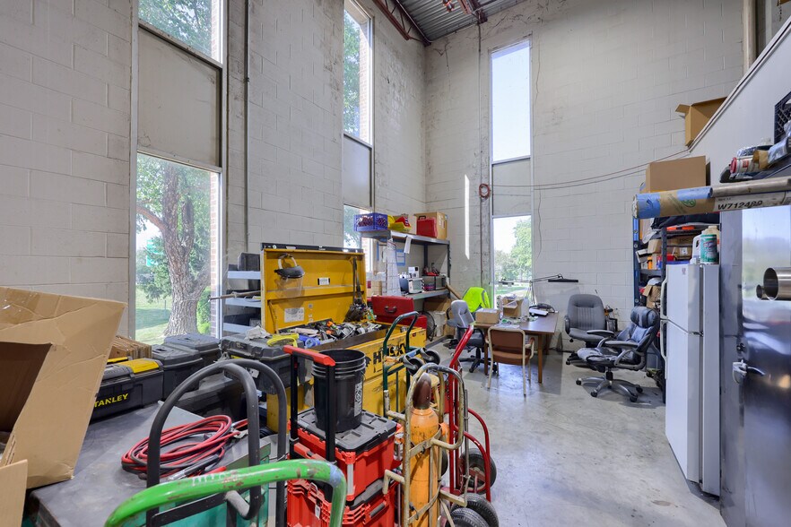 More Photos Of 625 Spring St, Wyomissing Office For Sale
