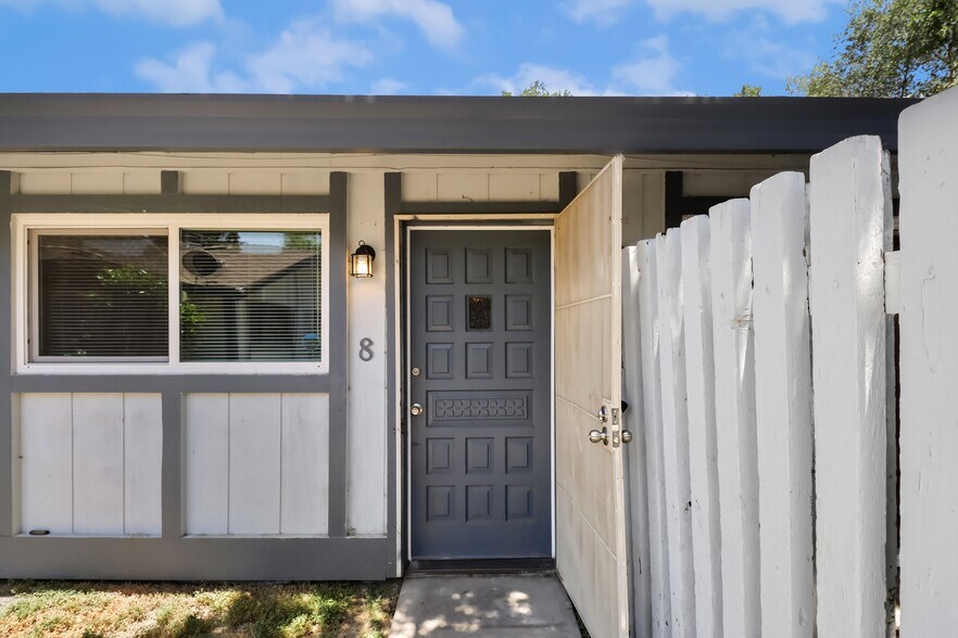 More Photos Of 2316 Villanova Cir, Sacramento Apartments For Sale