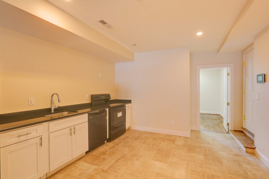 More Photos Of 2116-2118 Saint Paul St, Baltimore Apartments For Sale
