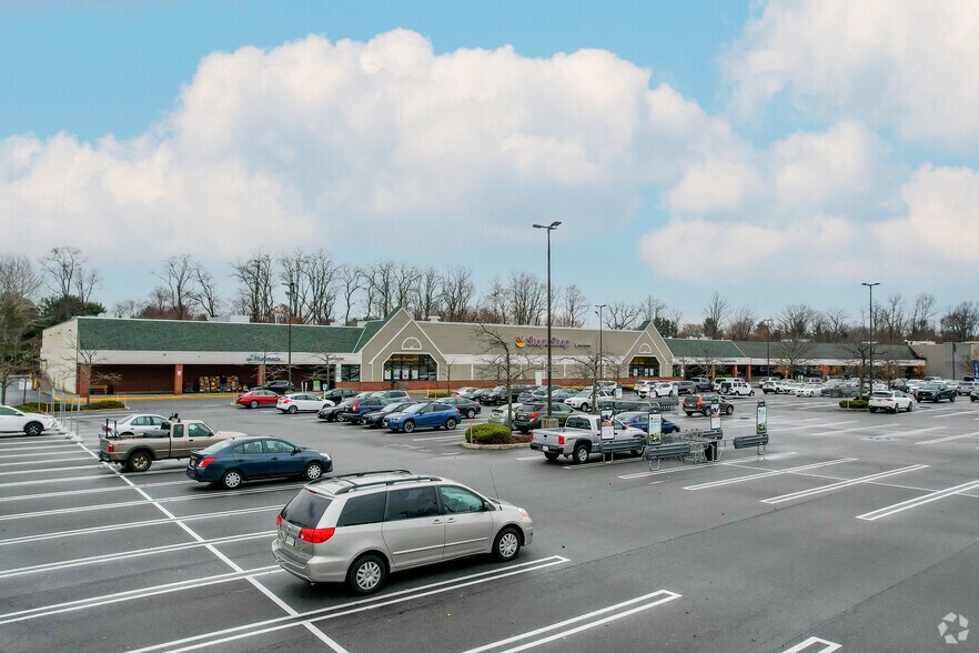 More Photos Of 2518-2572 South Rd, Poughkeepsie Unknown For Lease