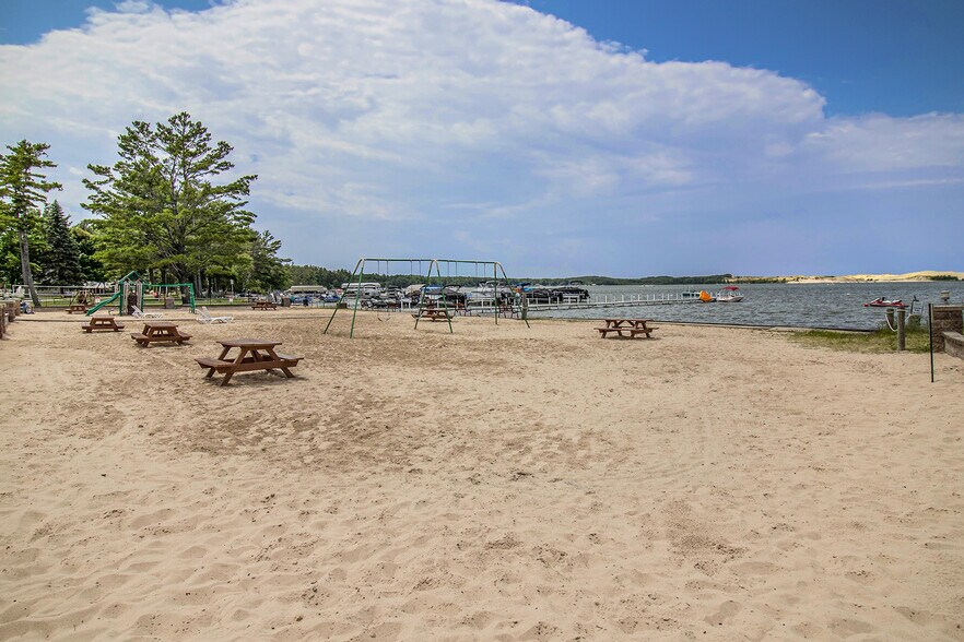 More Photos Of 1180 N Shore Dr, Mears Hospitality For Sale