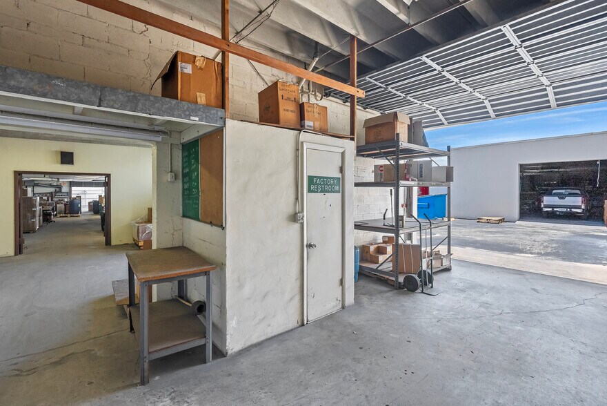 More Photos Of 950 SW 12th Ave, Pompano Beach Manufacturing For Sale