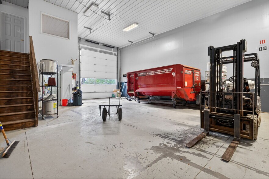More Photos Of 8 State Route 31, Jordan Storefront Retail Office For Sale