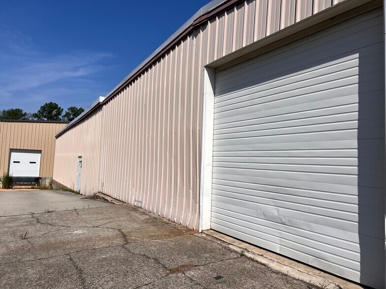 More Photos Of 11496 US Highway 15 501, Aberdeen Warehouse For Lease