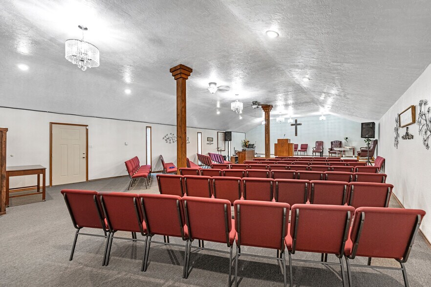 More Photos Of 7512 Lockwood Dr, Houston Specialty For Sale