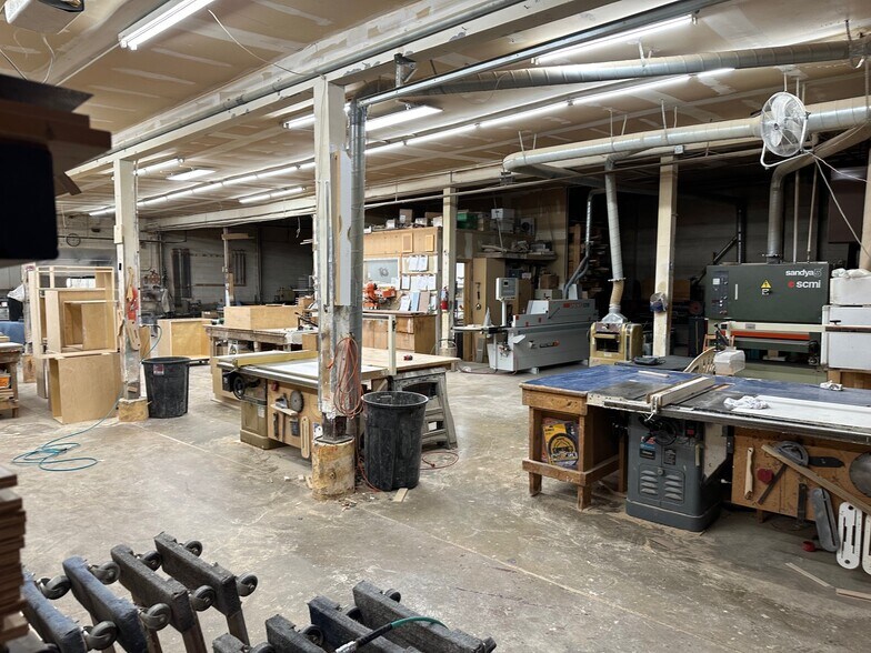 More Photos Of 3816 Grandview Ave, Gurnee Warehouse For Sale