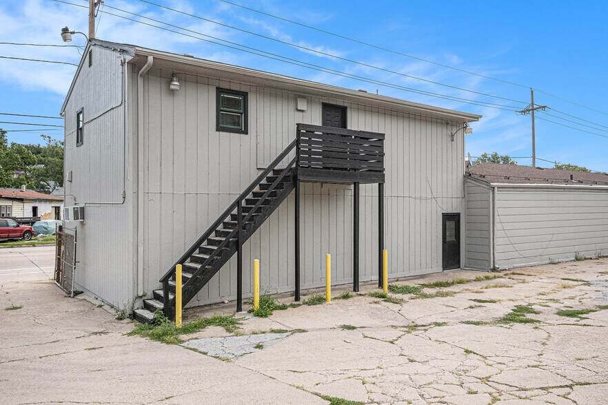 More Photos Of 6500 Railroad Ave, Omaha Restaurant For Lease