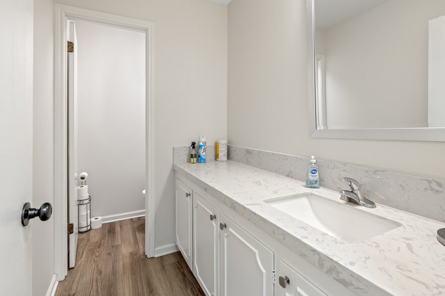 More Photos Of 1628 Ryan St, Lake Charles Office For Lease