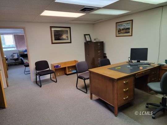 More Photos Of 17 S G St, Lakeview Office For Sale