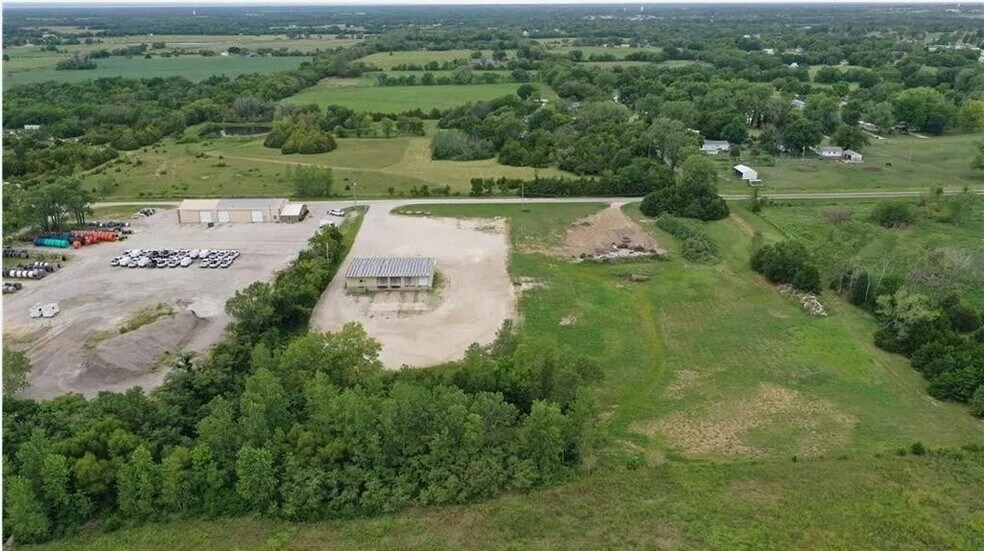 More Photos Of 501 Main, Gas Specialty For Sale