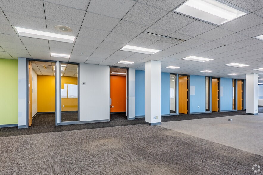 More Photos Of 730 Holiday Dr, Pittsburgh Office For Lease