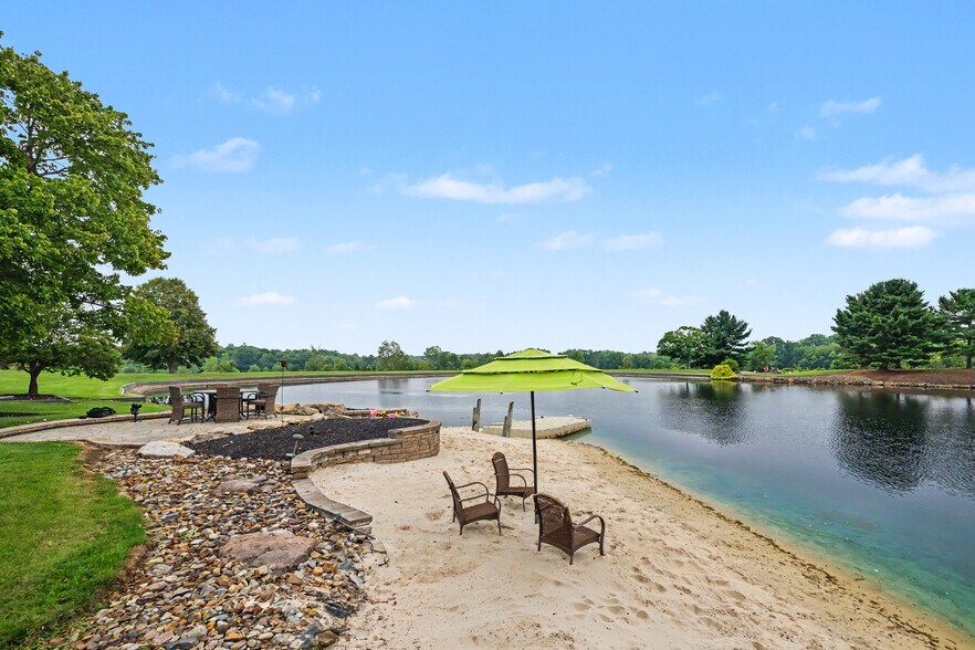 More Photos Of 7291 Stone Rd, Medina Office For Sale