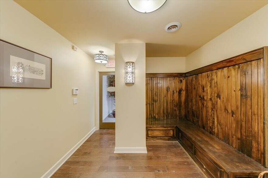 More Photos Of 55 Sullys Trl, Pittsford Office For Lease