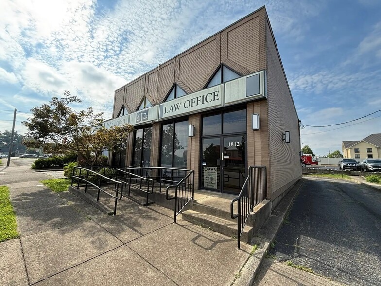 More Photos Of 1812 Heaton Rd, Louisville Bank For Sale