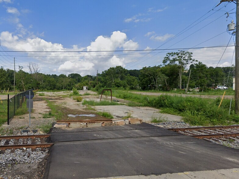 More Photos Of 452 Riverside Dr, Asheville Land For Lease