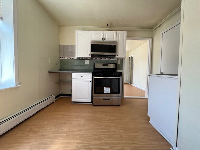 More Photos Of 4-6 John St, Waterbury Apartments For Sale