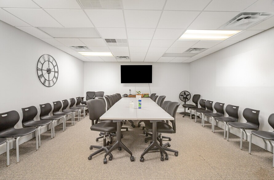 More Photos Of 4523 Park Rd, Charlotte Office For Sale