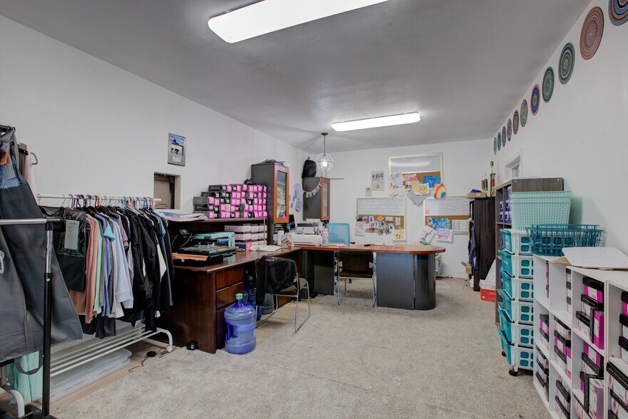 More Photos Of 1560 SE Stephens St, Roseburg Freestanding For Sale