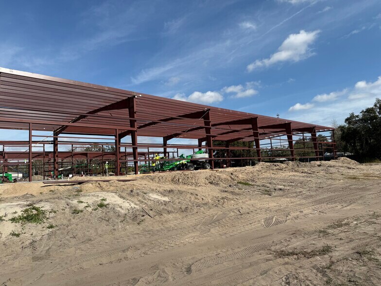 More Photos Of 3023 E C 48, Center Hill Warehouse For Lease